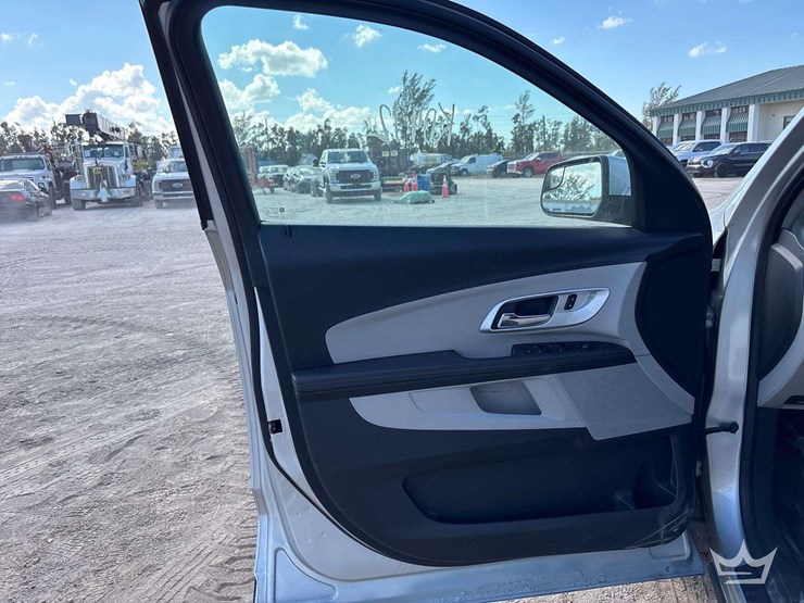 2012-chevrolet-equinox-image-10