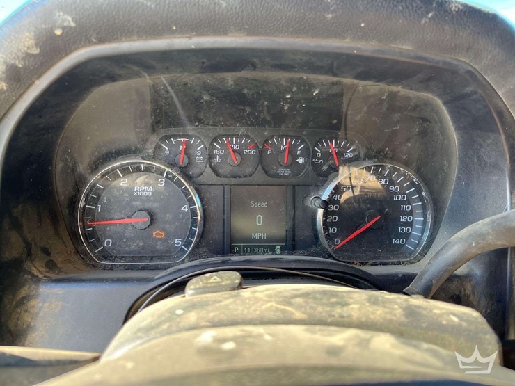 2015-chevrolet-3500hd-image-13