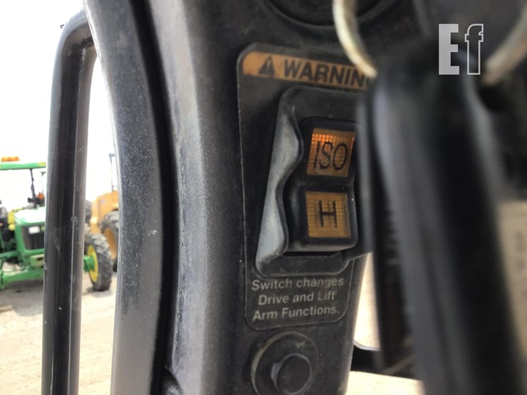 2017-bobcat-t740-image-14