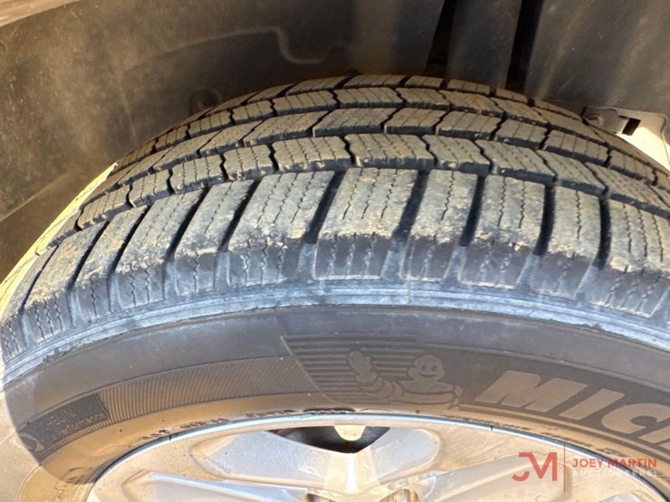 2016-ford-explorer-image-5