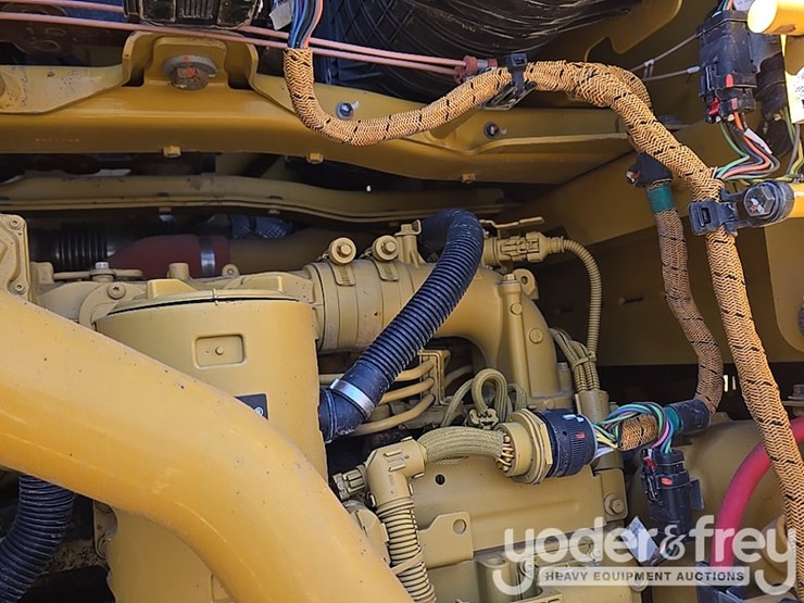 2016-caterpillar-120m2-image-143