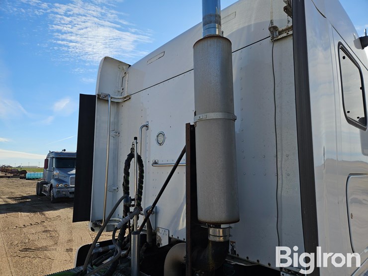 2007-peterbilt-387-image-17