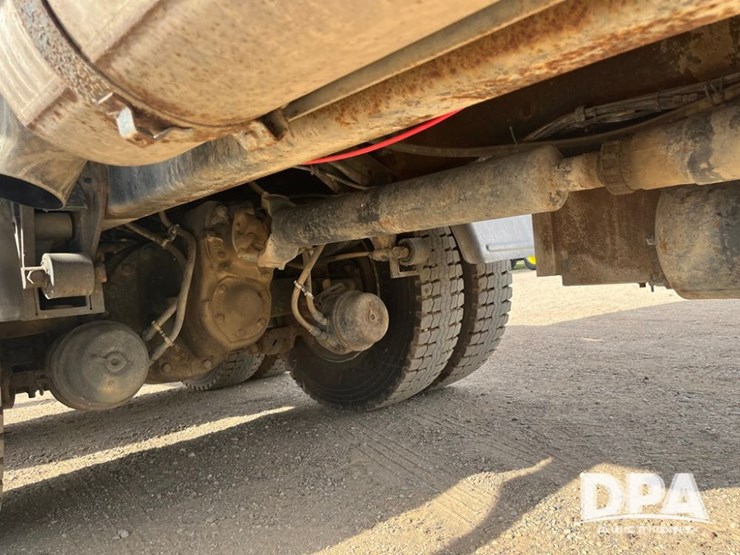 1993-white-gmc-liquid-truck-(dr8592-unit-129952)-image-53