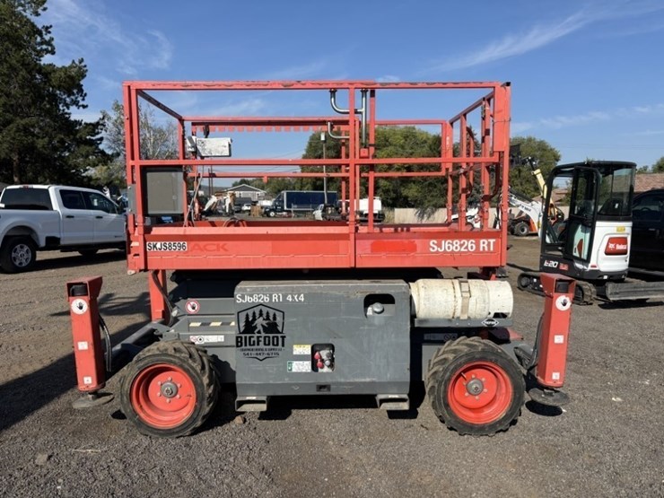 skyjack-sj6826rt-image-2