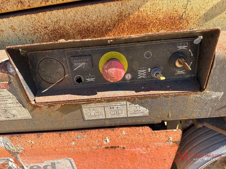 2020-jlg-1932r-image-12