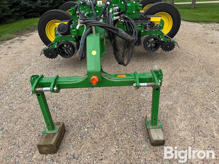 2020-john-deere-1775nt-image-10