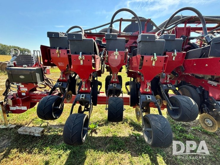 2012-case-ih-1240-image-40