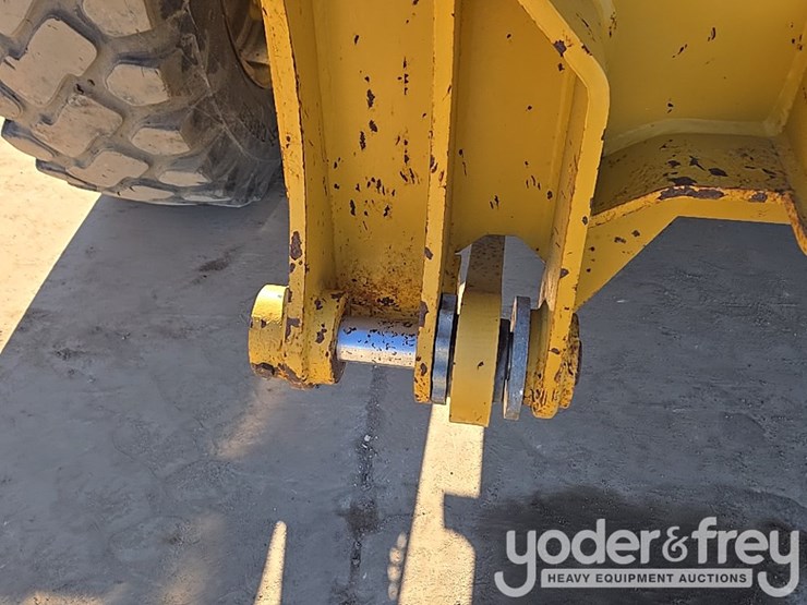 2016-caterpillar-120m2-image-127