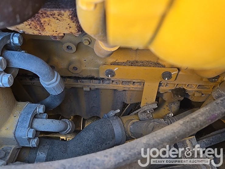 2016-caterpillar-120m2-image-187