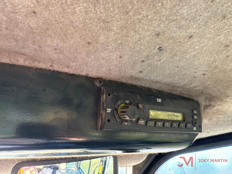 2014-caterpillar-d6k2-lgp-image-20