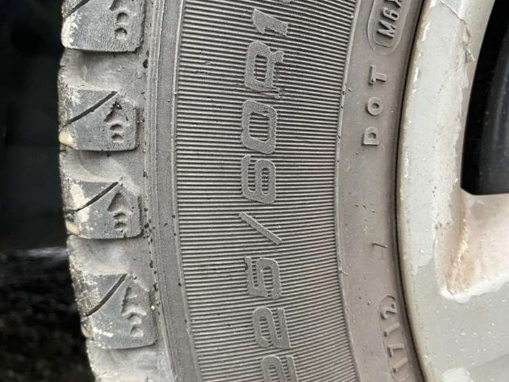 2010-chevrolet-impala-sedan-image-32