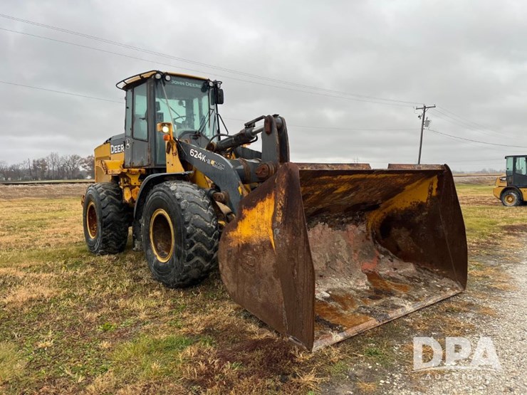 2017-deere-624k-image-5