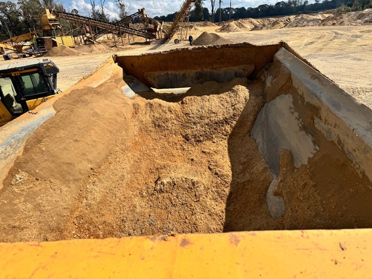 2022-deere-410e-image-9