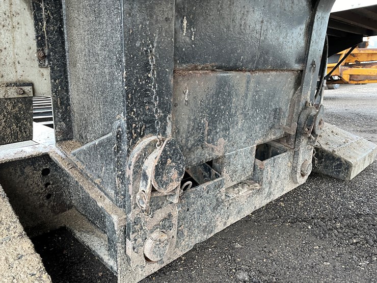 #1056-•-2005-xl60-specialized-38'-lowboy-trailer-(has-wi-title)-image-13