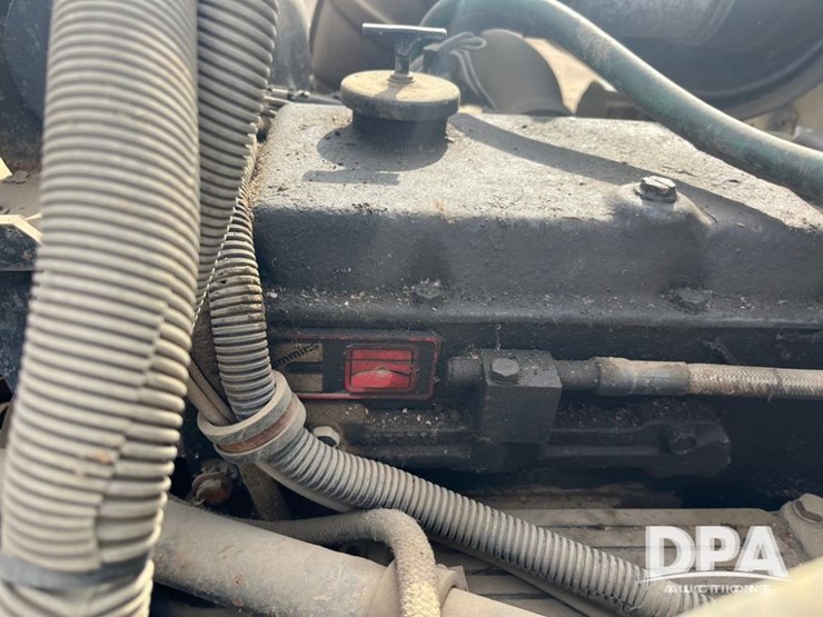 1993-white-gmc-liquid-truck-(dr8592-unit-129952)-image-37