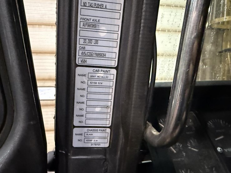 #1042-•-2000-volvo-quad-axle-dump-truck-image-6