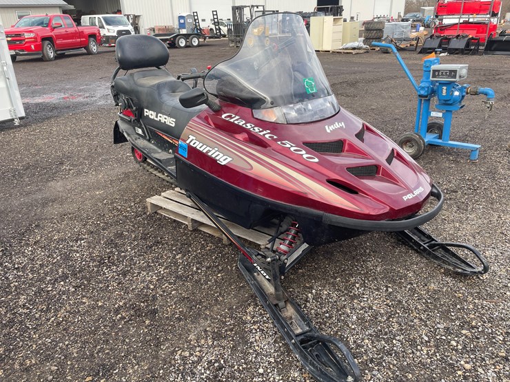 #1091-•-2000-polaris-indy-classic-touring-snowmobile-(has-reg.-card)-image-2