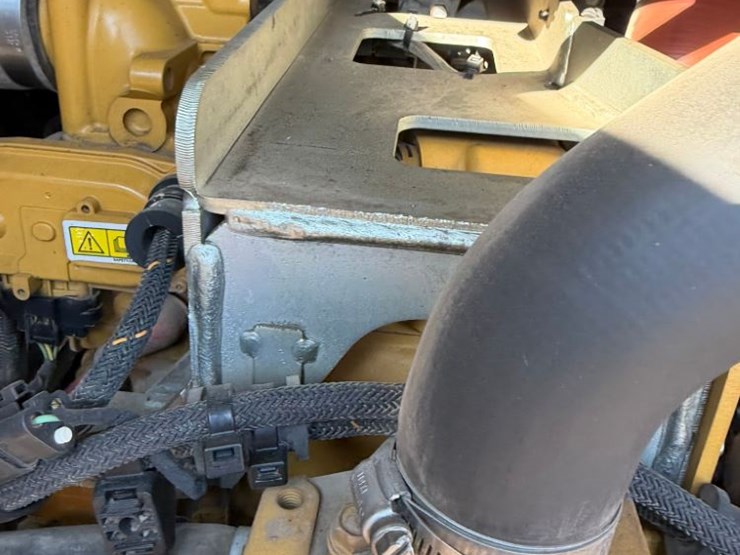 2022-caterpillar-299d3-xe-image-51