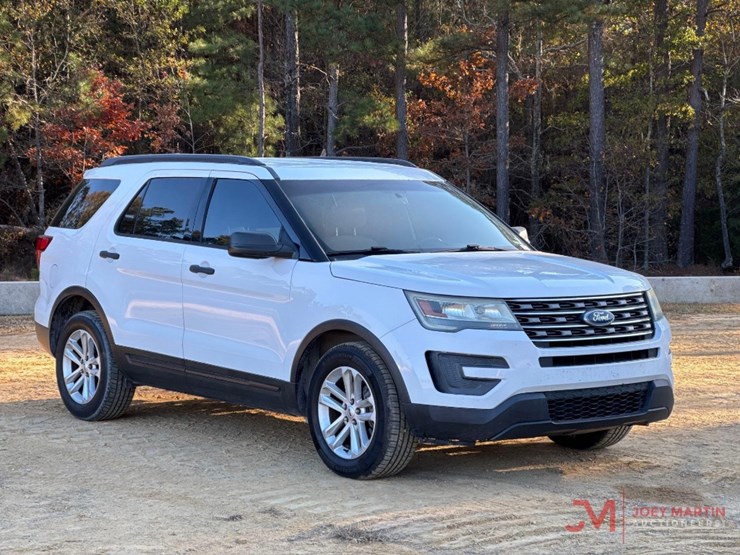 2016-ford-explorer-image-1