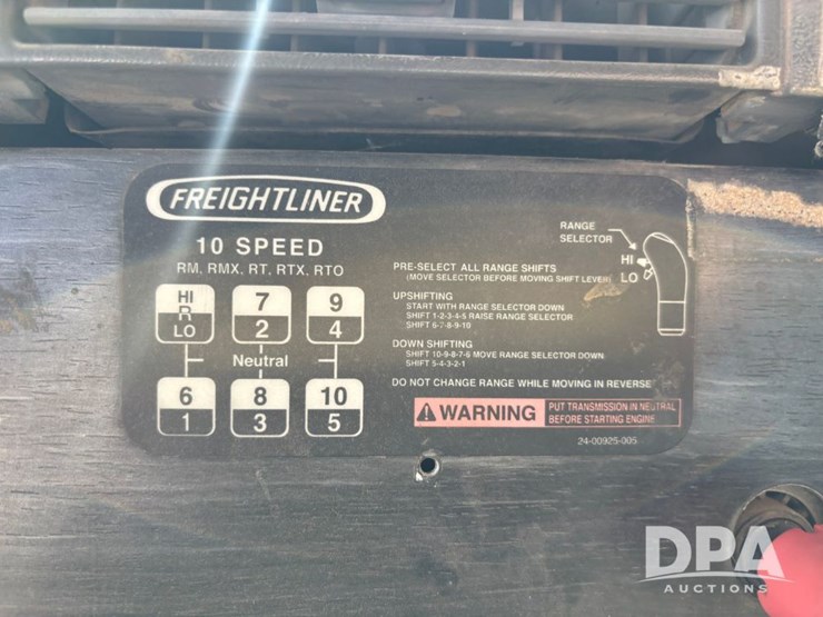 2006-freightliner-day-cab-truck-(gp12099,-unit-802)-image-79