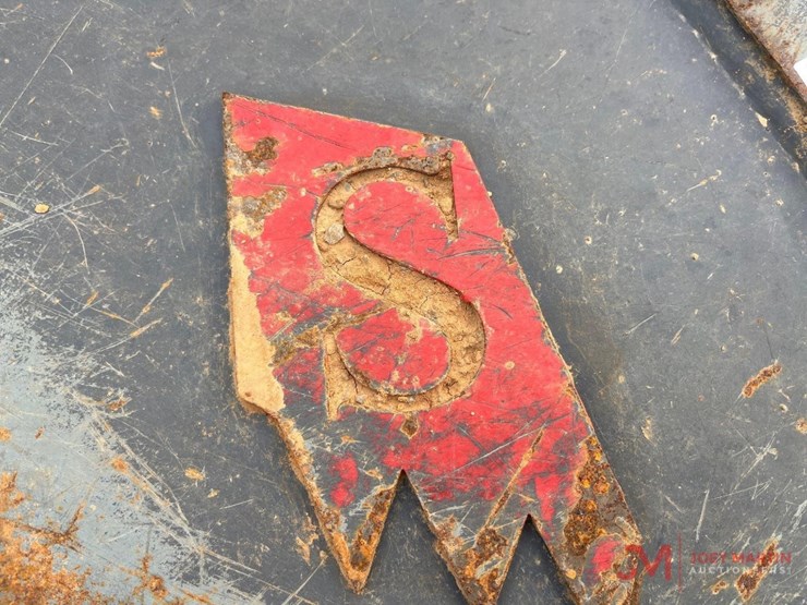 solesbee's-16"-excavator-tooth-bucket-image-4