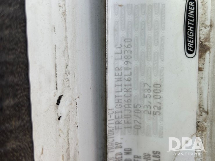 2006-freightliner-day-cab-truck-(gp12099,-unit-802)-image-91