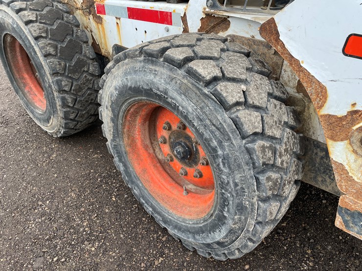 2014-bobcat-s530-image-18