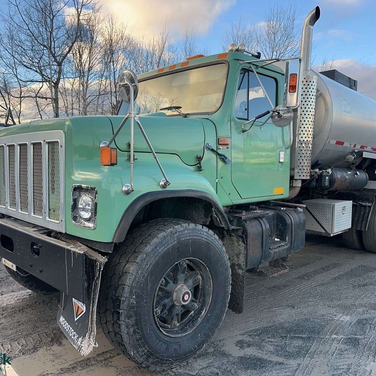 2000 INTERNATIONAL 2574