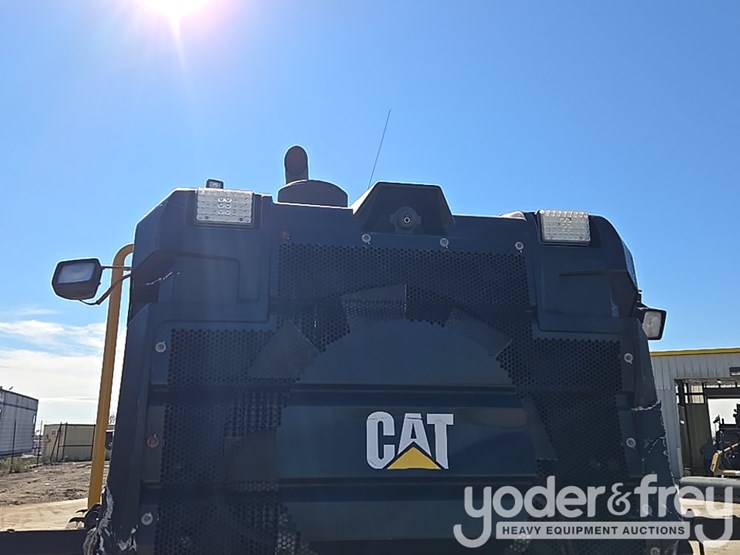 2016-caterpillar-120m2-image-207