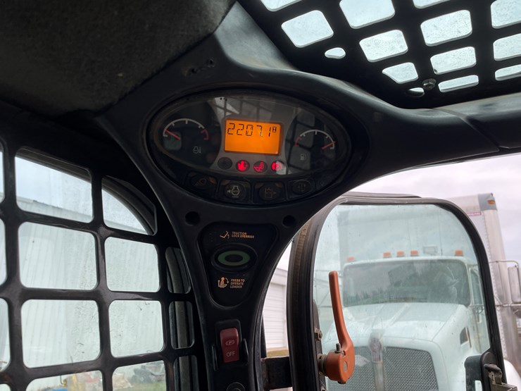 2015-bobcat-s590-image-27