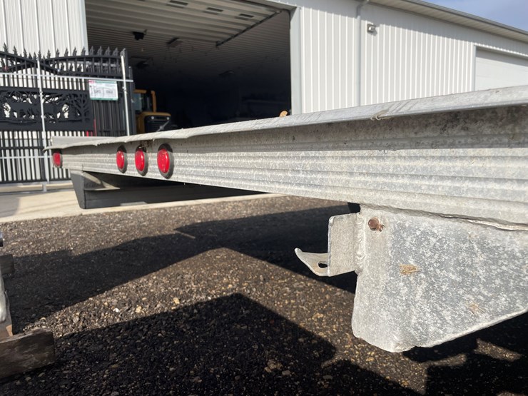 #1093-•-1997-sled-bed-4-place-snowmobile-trailer-(no-title)-image-20