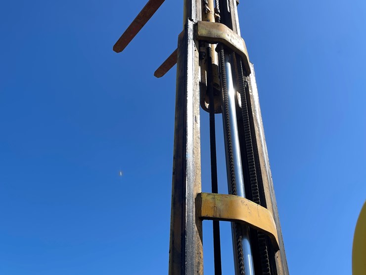 #1068-•-hyster-lp-forklift-image-35