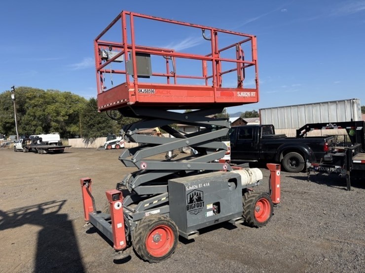 skyjack-sj6826rt-image-18