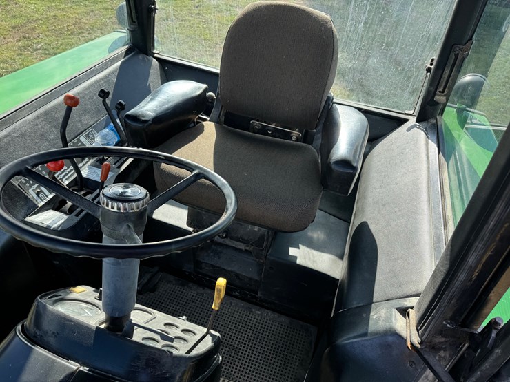 john-deere-4440-image-16