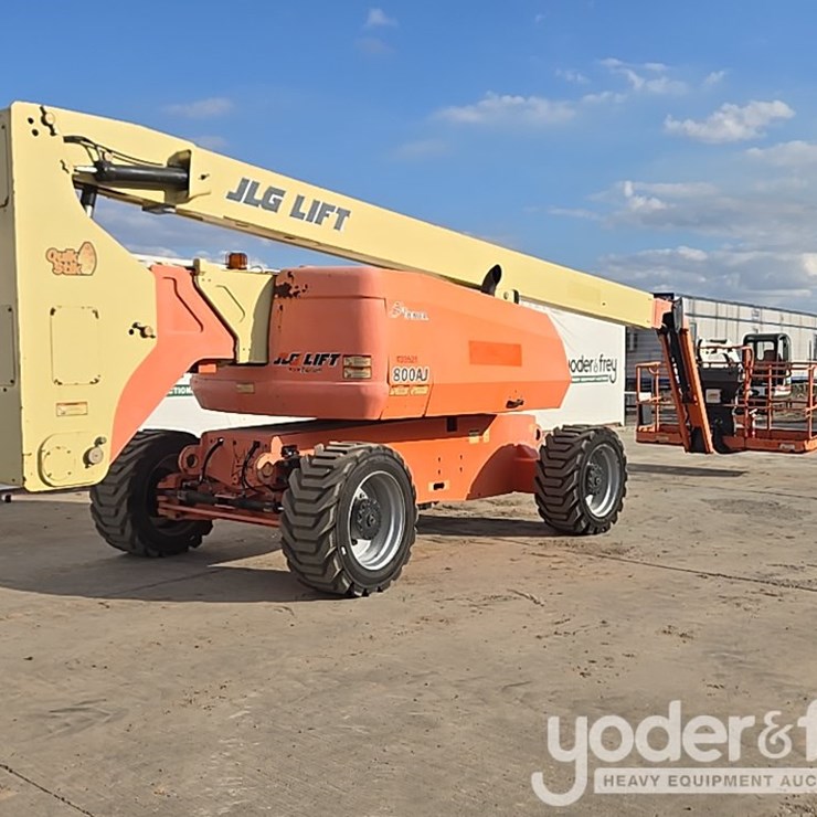 2014 JLG 800AJ