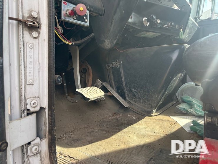 1993-white-gmc-liquid-truck-(dr8592-unit-129952)-image-79