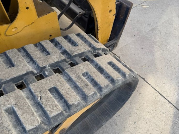 2022-caterpillar-279d3-image-46