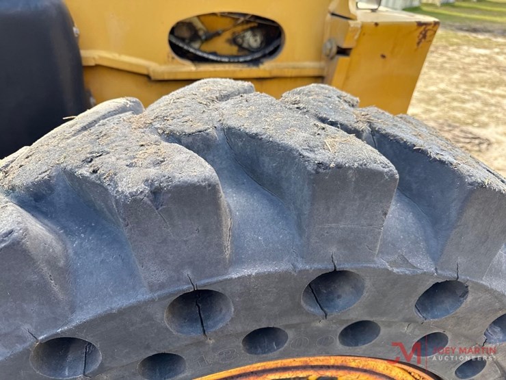 2012-caterpillar-tl642c-image-9