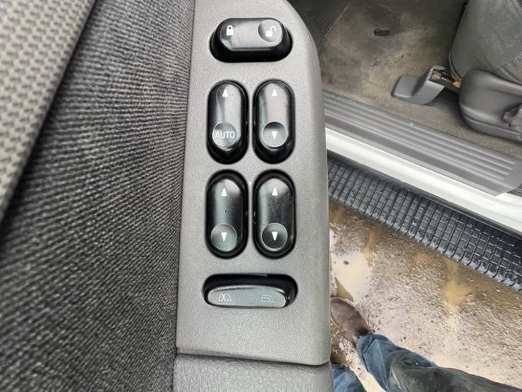 2003-ford-explorer-xlt-image-26