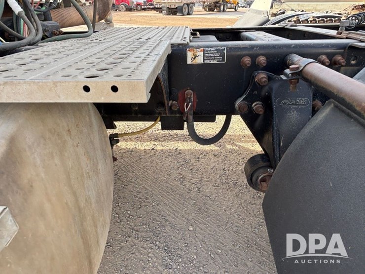 2006-freightliner-day-cab-truck-(gp12099,-unit-802)-image-25