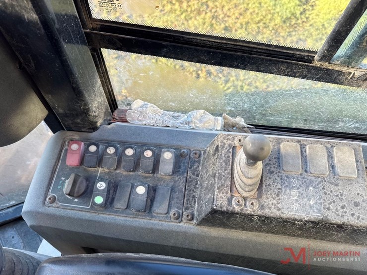 2014-caterpillar-d6k2-lgp-image-18