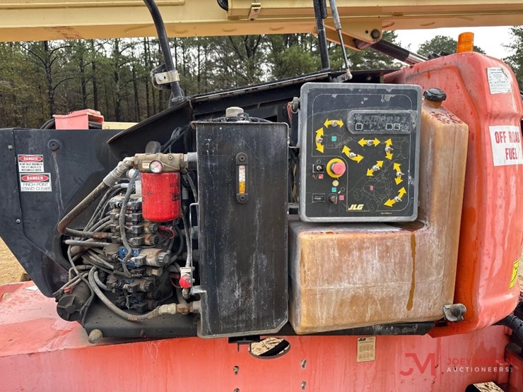 2013-jlg-600aj-image-16