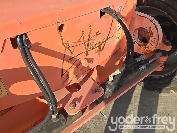 2014-jlg-800aj-image-30