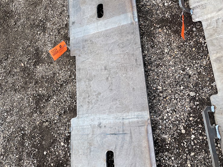 #1226-•-skidsteer-adapter-plates-image-4