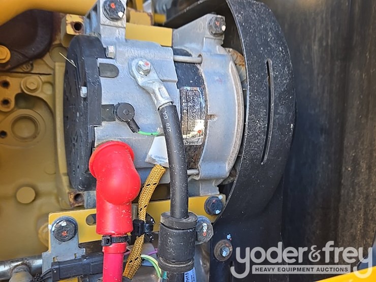 2016-caterpillar-120m2-image-184