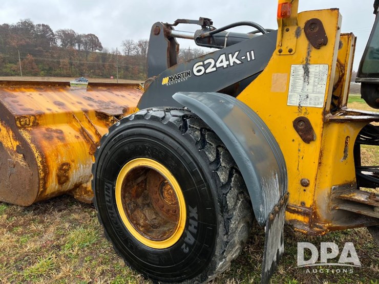 2017-deere-624k-image-42