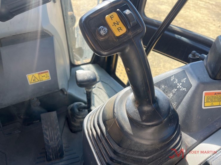 2017-caterpillar-420f-it-image-25