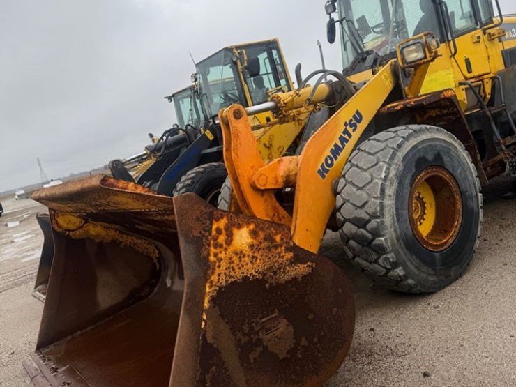 2009-komatsu-wa320-image-1