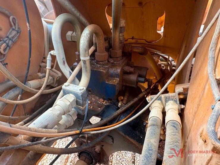 2012-case-821f-image-10