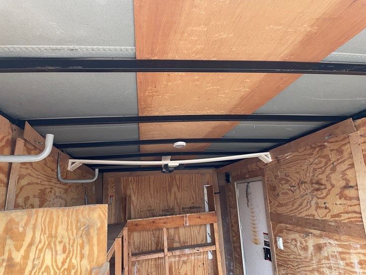 #1089-•-12'-single-axle-enclosed-trailer-(has-wi-title)-image-15